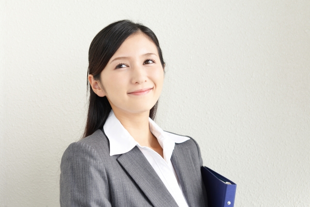 微笑む女性